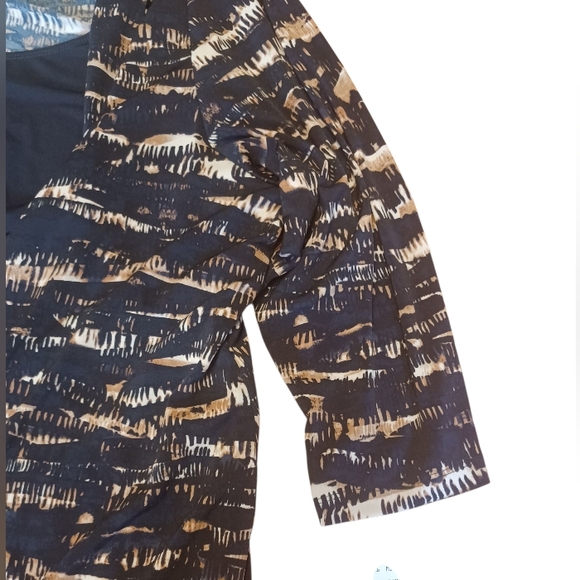 Connected Apparel Black and Cream Abstract Blouse - Picture 5 of 6